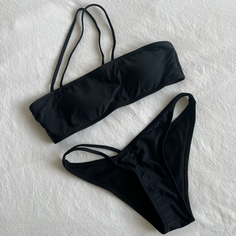 Black bikini